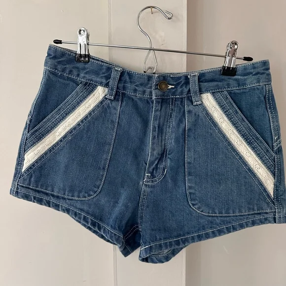 Free People Sweet Surrender Lace Inset High Rise Jean Shorts Size 27 - Picture 2 of 10